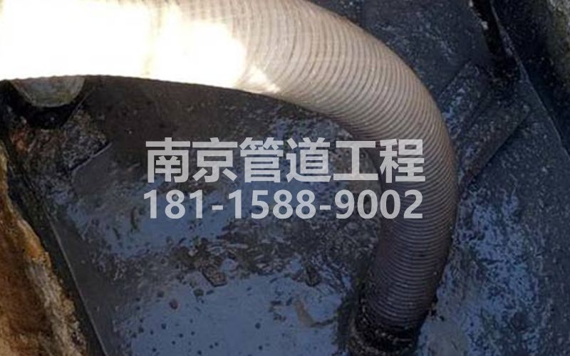213樱驼花园抽粪