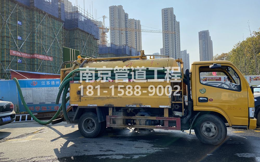 265樱驼花园建筑工地抽粪