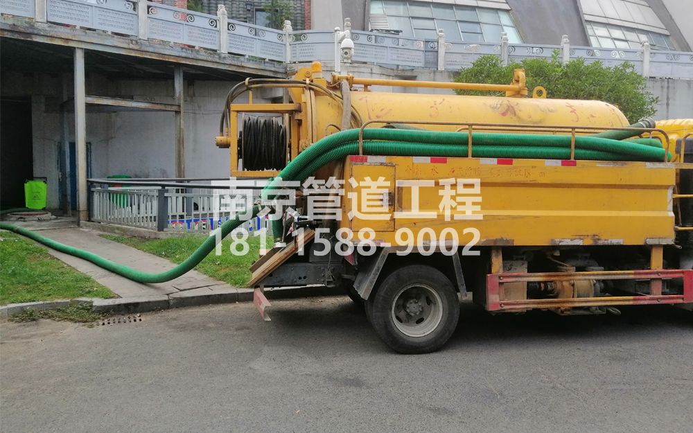 277樱驼花园商场隔油池吸污