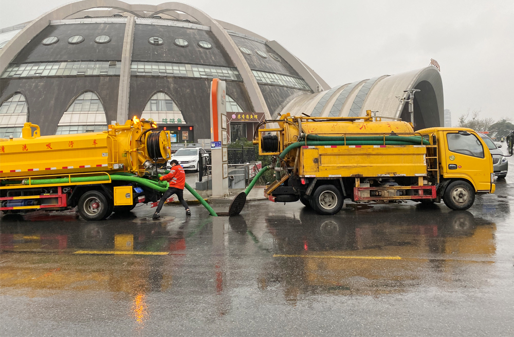 271樱驼花园商场管道清淤